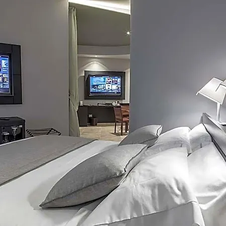 Borgo San Barbato فندق 5*